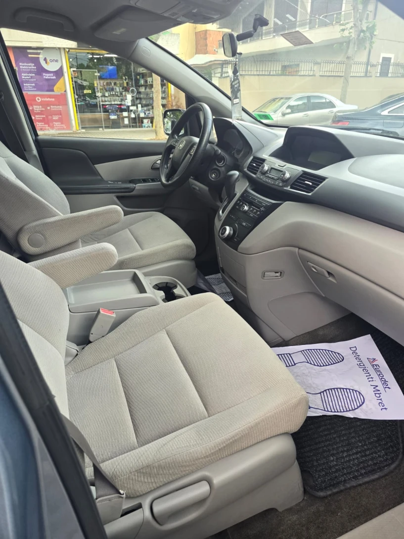 Noleggia un'auto a Tirana