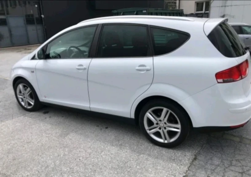 Rent a car in Tirana