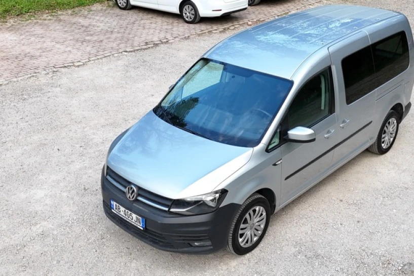 Noleggia un'auto a Tirana