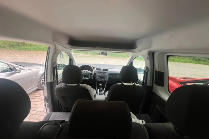 Noleggia un'auto a Tirana