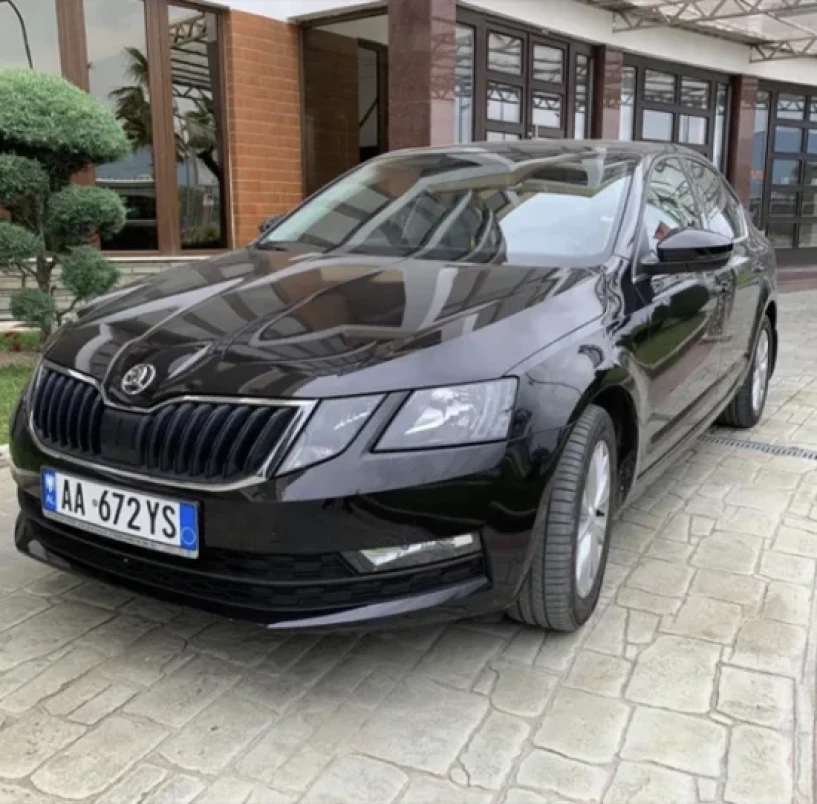 Alquila un coche en Tirana