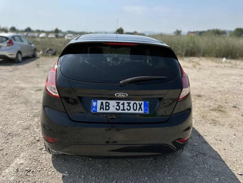 Louer une voiture à Tirana