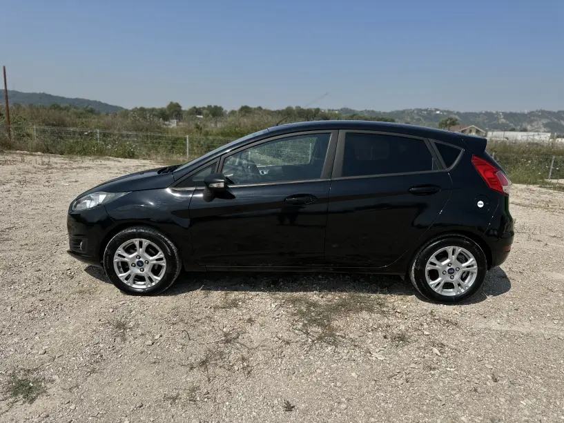 Louer une voiture à Tirana