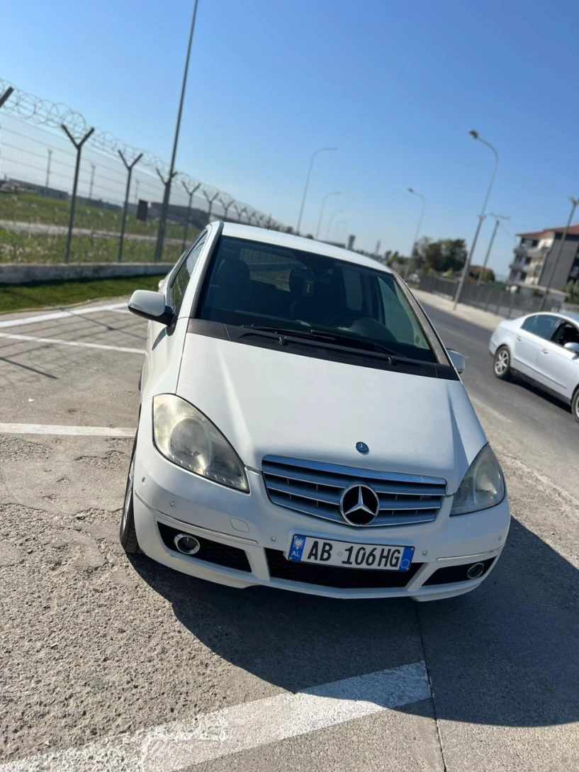 Louer une voiture à Sarandë