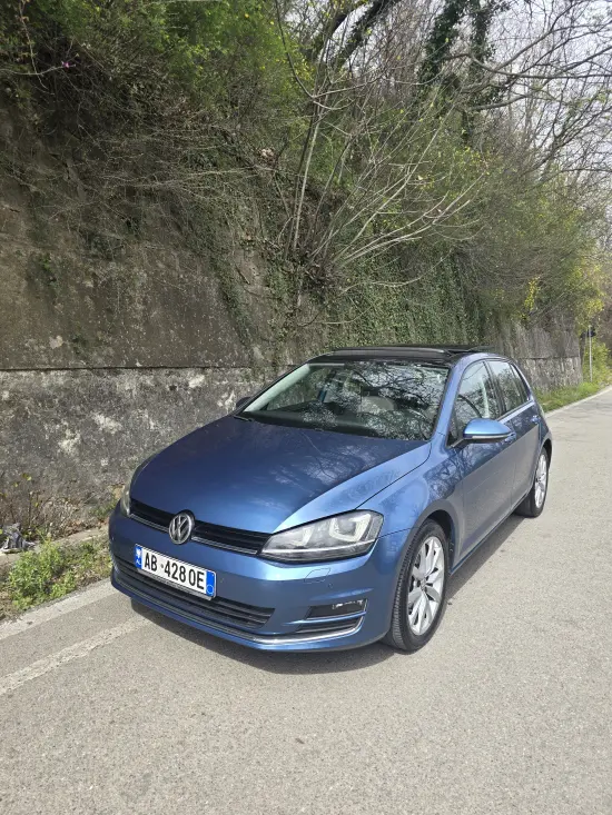 Wynajmij Volkswagen Golf 7 z 2016 roku w Elbasan
