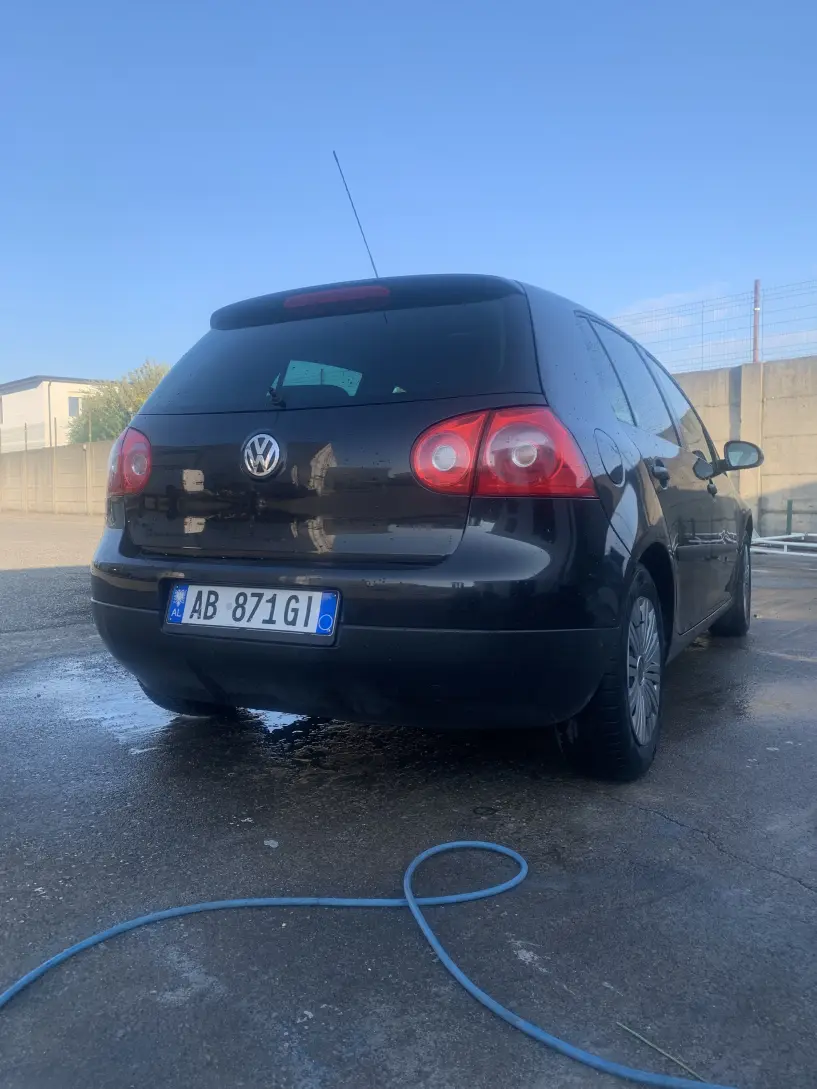 Merrni me qira një makinë në Shkodër