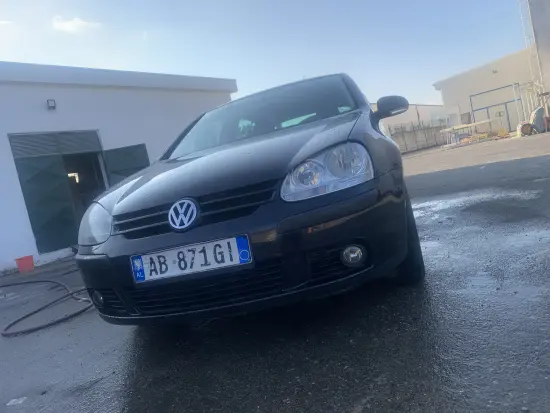 Alquila un 20052008 Volkswagen Golf (All) en Shkodër