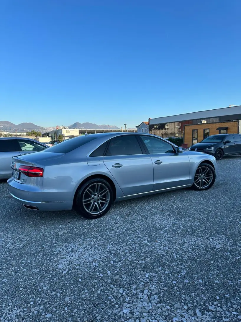 Wynajmij samochód w Tirana