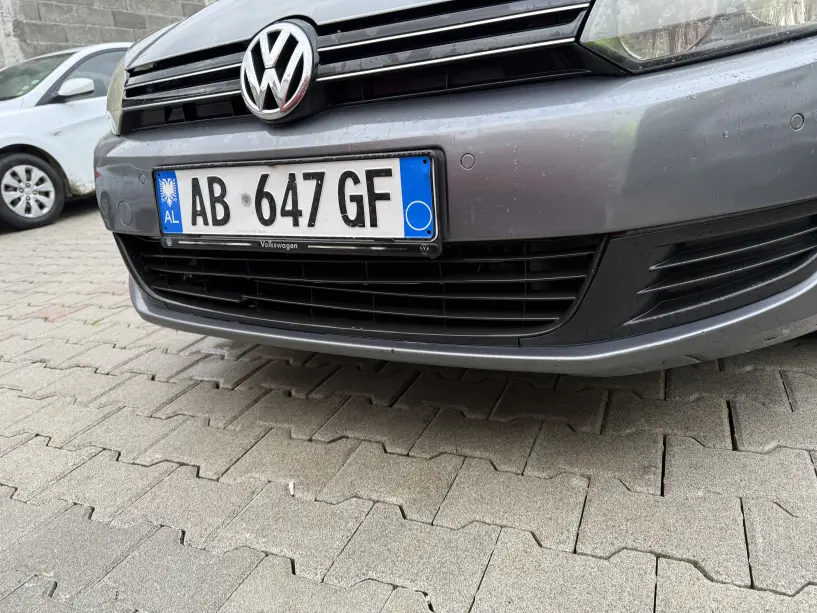 Noleggia un'auto a Tirana