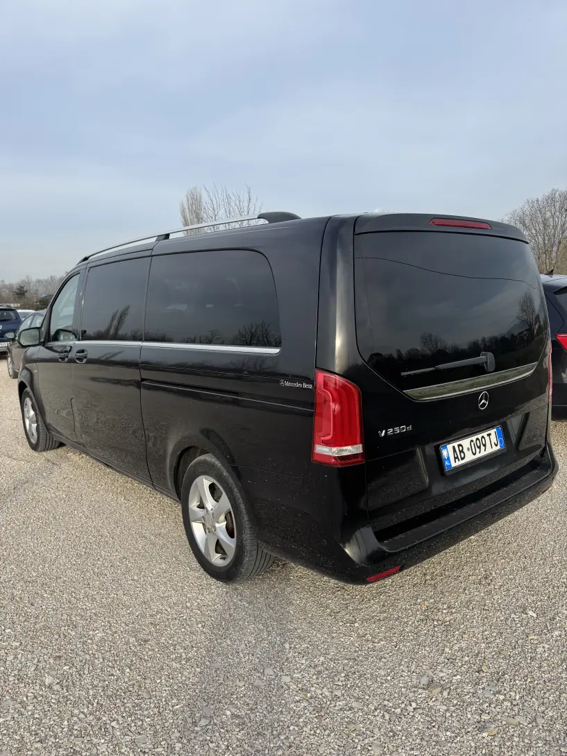 Wynajmij samochód w Tirana