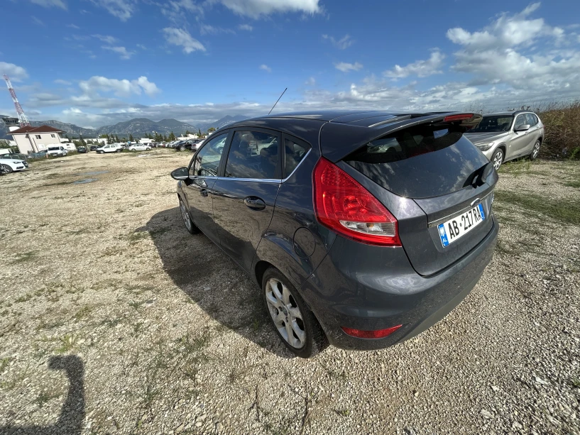 Wynajmij samochód w Tirana