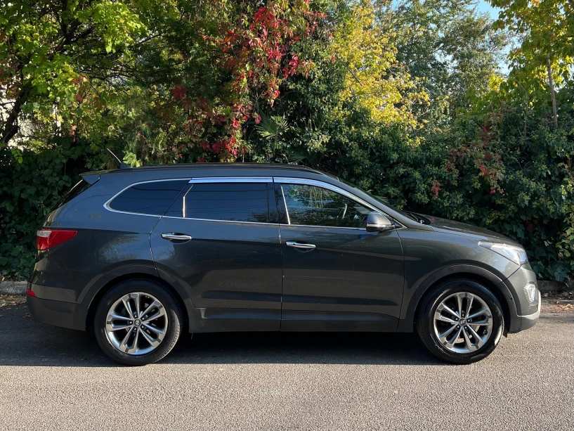 Noleggia un'auto a Tirana