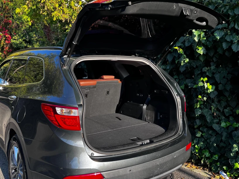 Noleggia un'auto a Tirana