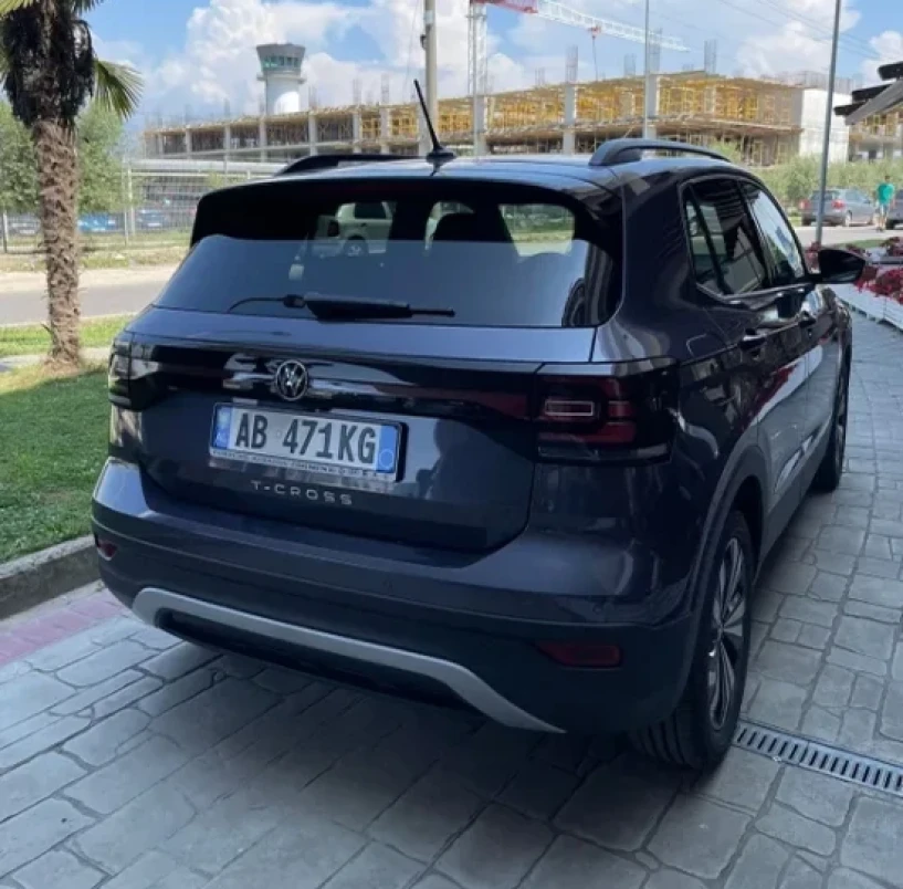 Alquila un coche en Tirana