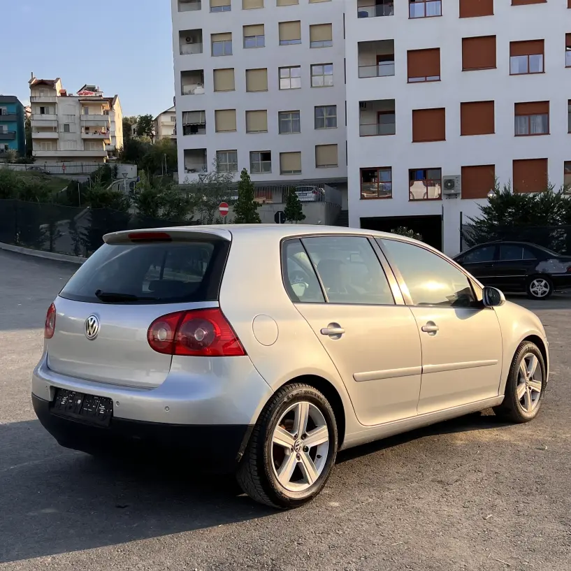 Rent a car in Tirana