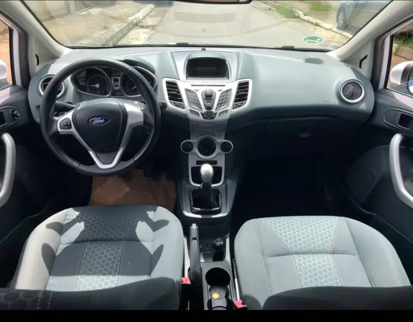 Noleggia un'auto a Tirana