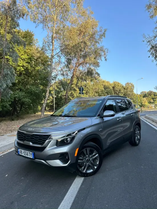 Wynajmij Kia Sportage z 2023 roku w Tirana