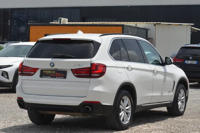 Wynajmij samochód w Tirana