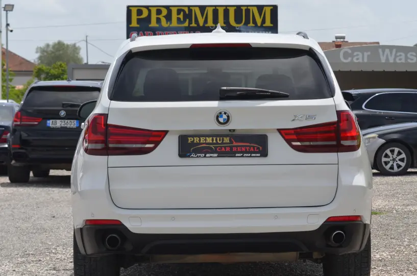 Wynajmij samochód w Tirana