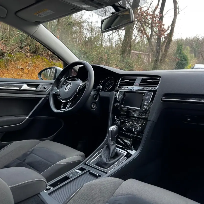 Alquila un coche en Tirana