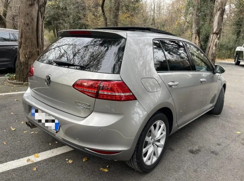 Alquila un coche en Tirana