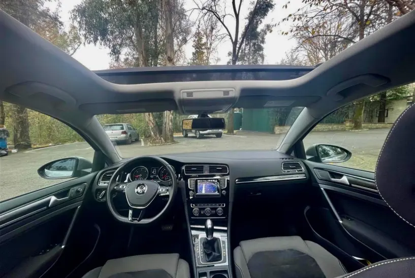 Alquila un coche en Tirana