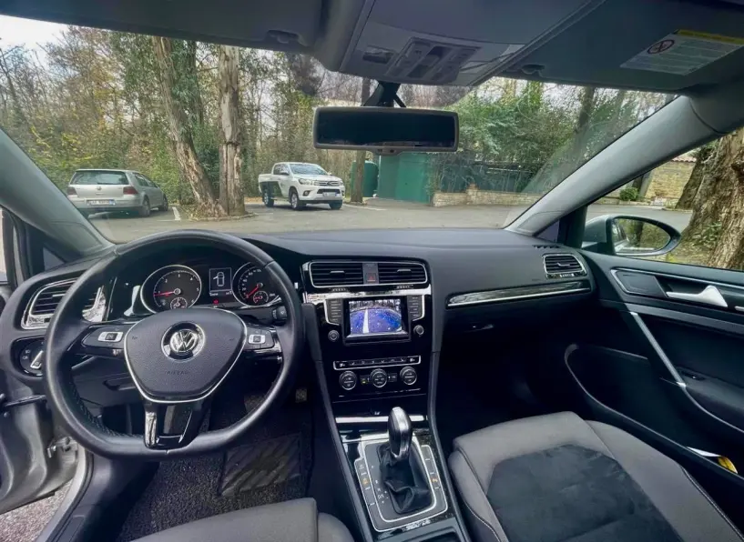 Alquila un coche en Tirana