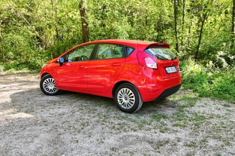 Alquila un coche en Tirana