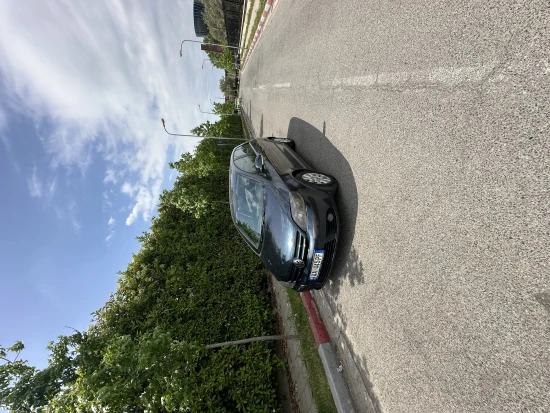 Rent a 2005 Volkswagen Golf Plus in Tirana