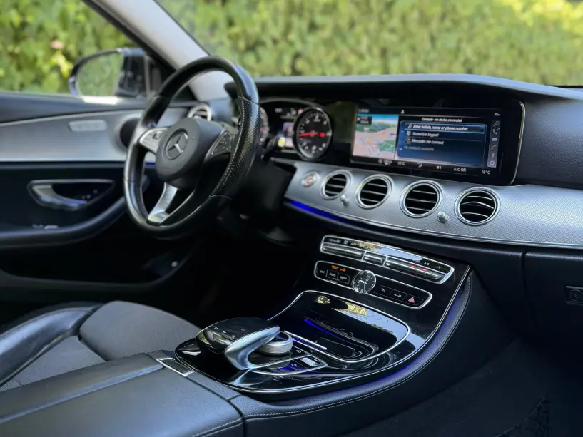 Wynajmij samochód w Tirana