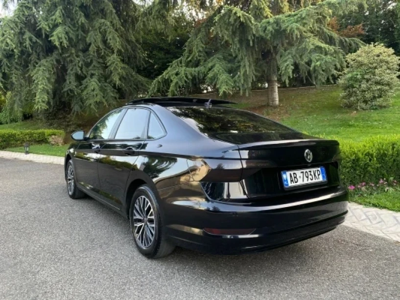 Wynajmij samochód w Tirana