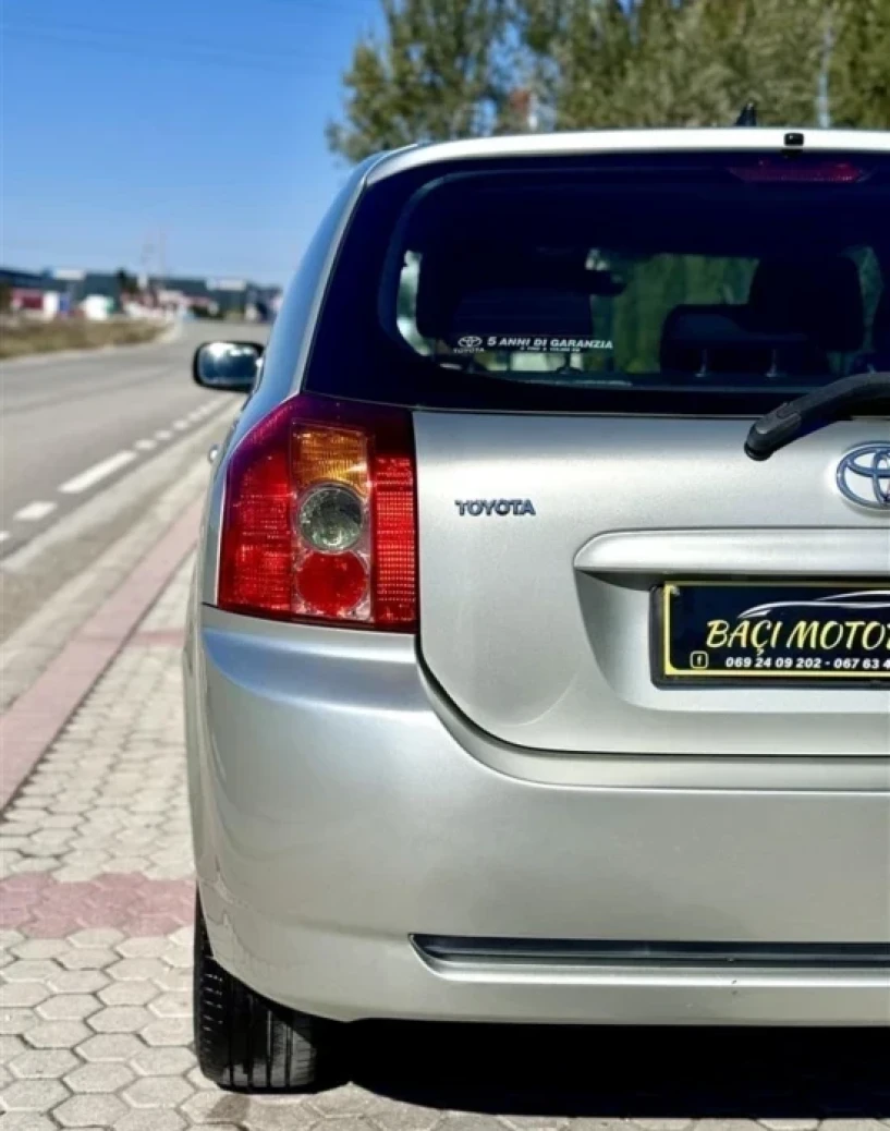 Wynajmij samochód w Tirana