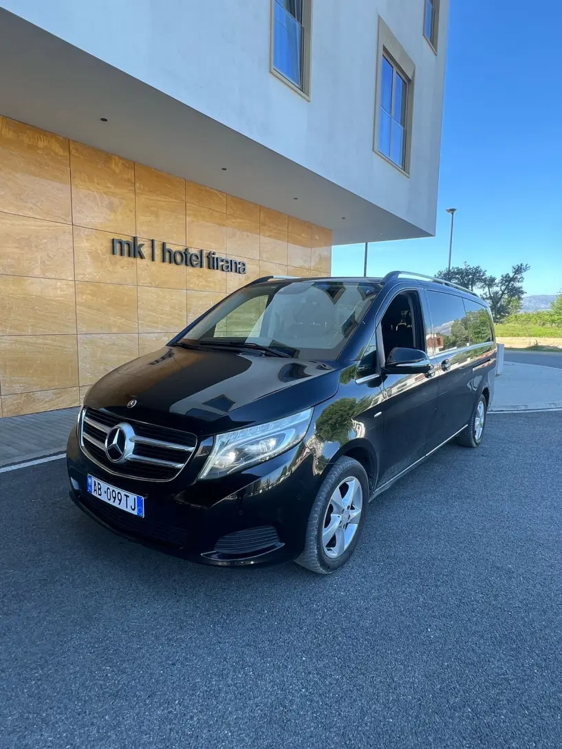 Merrni me qira një makinë në Tirana