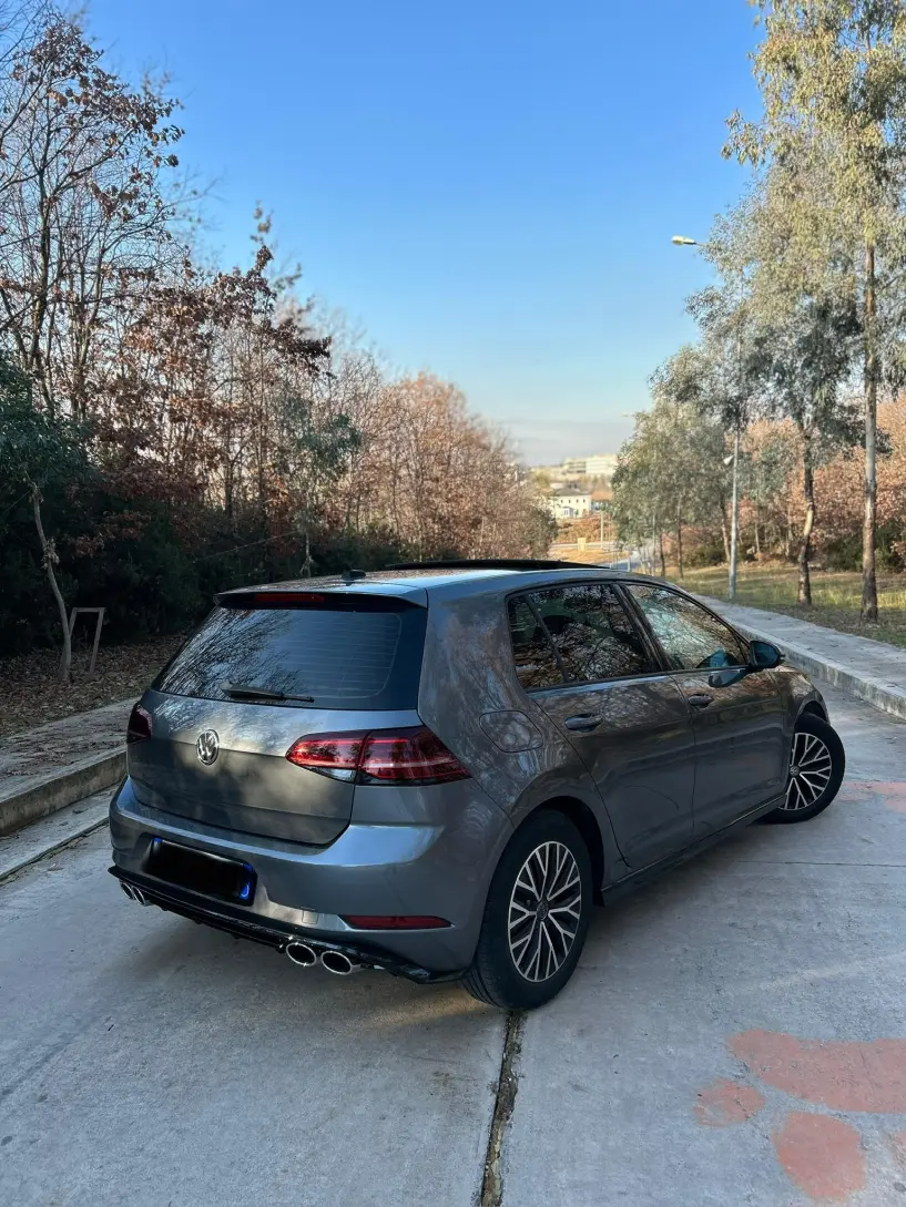 Louer une voiture à Tirana