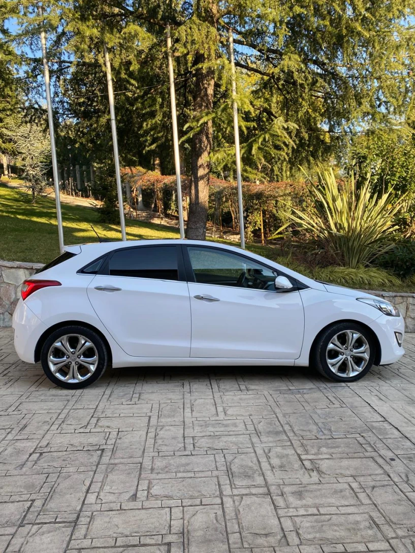 Wynajmij samochód w Tirana