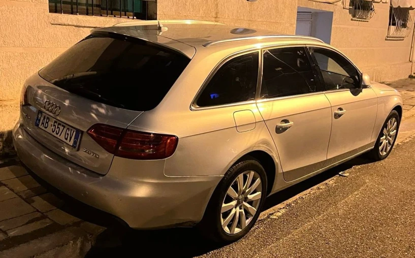 Alquila un coche en Tirana