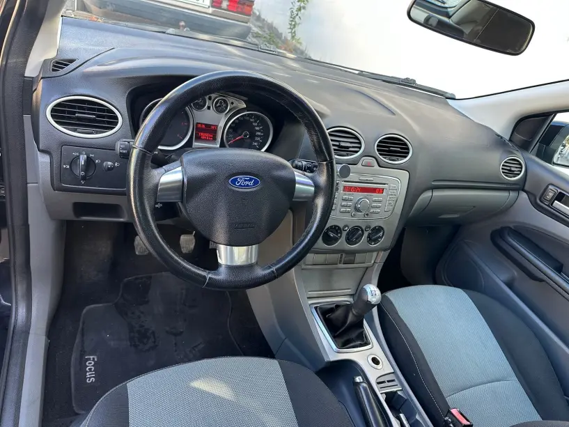 Alquila un coche en Tirana