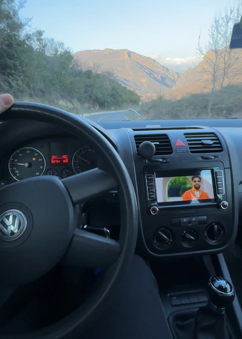 Merrni me qira një makinë në Tirana