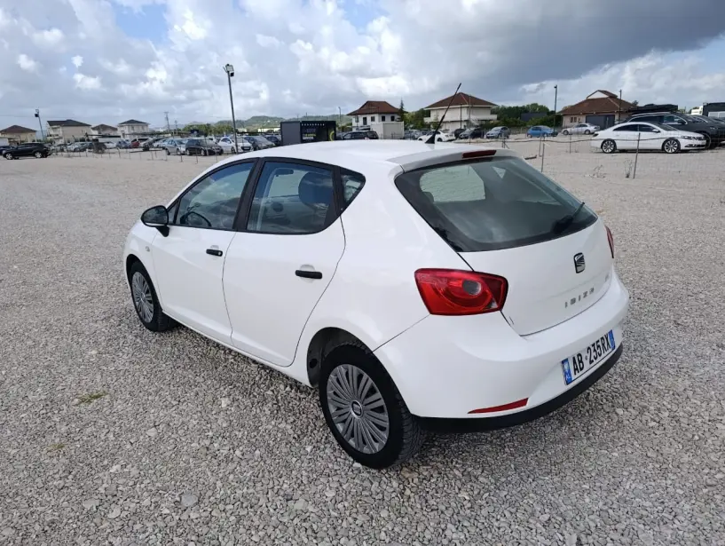 Wynajmij samochód w Tirana