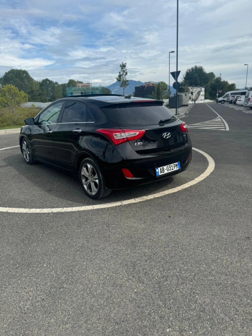 Wynajmij samochód w Tirana