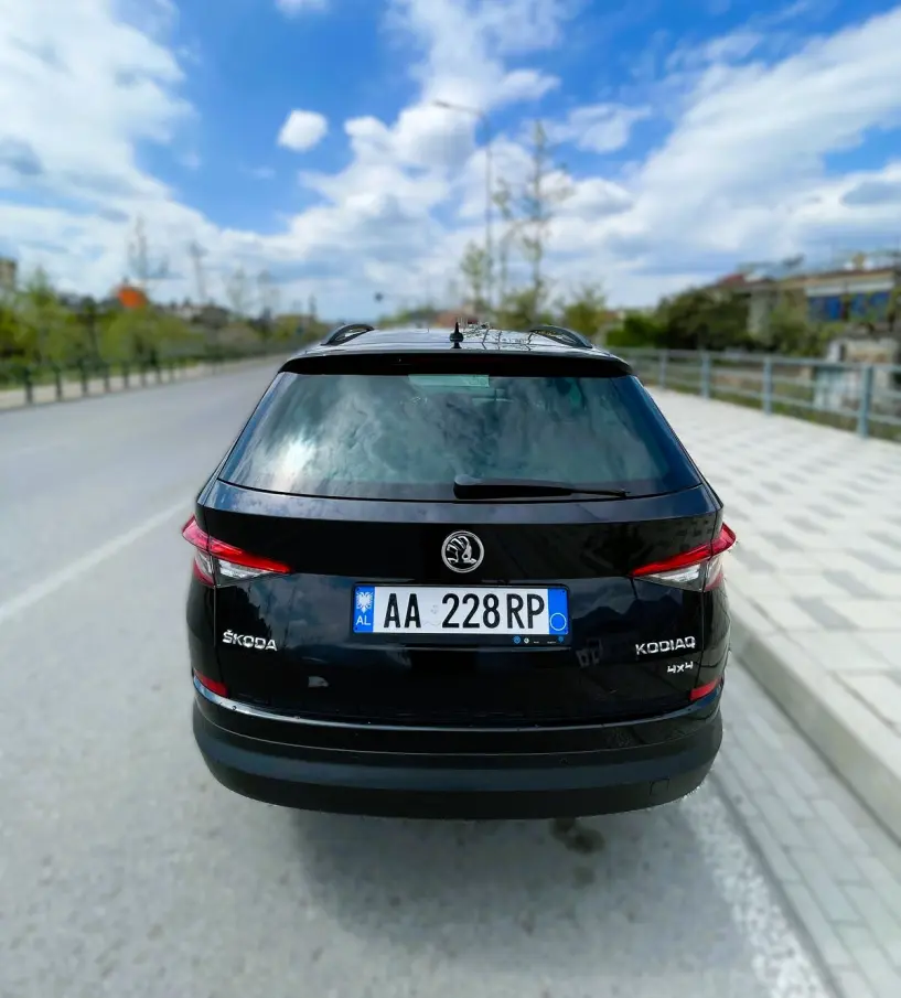 Louer une voiture à Tirana