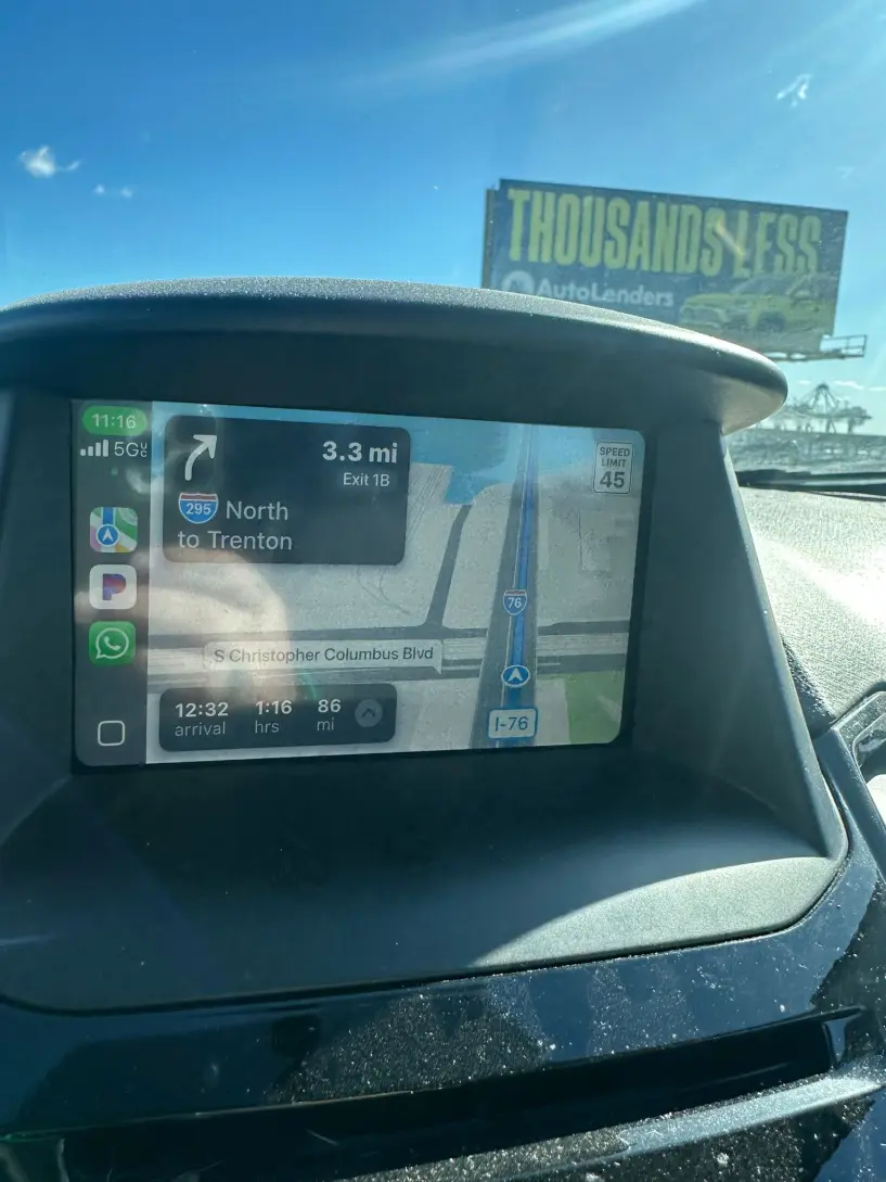 Merrni me qira një makinë në Tirana