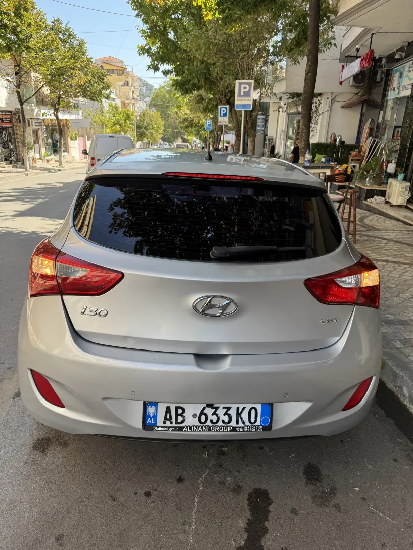 Rent a car in Sarandë