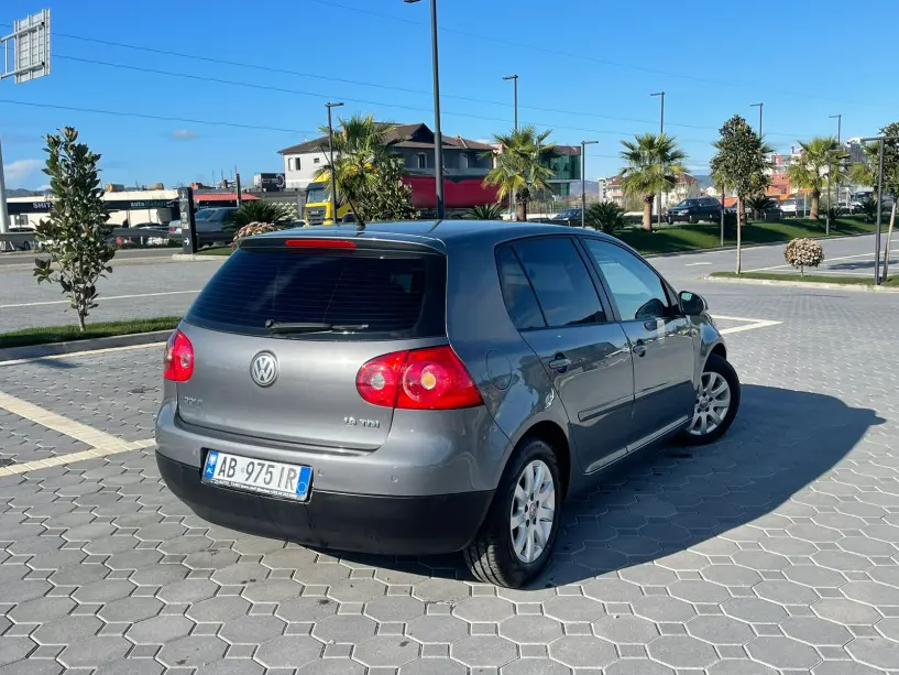 Rent a car in Tirana