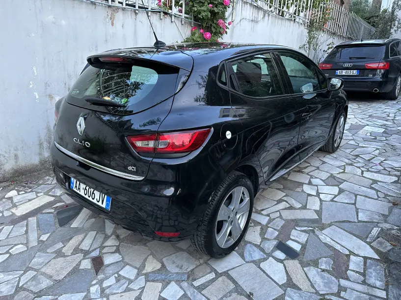 Auto mieten in Tirana