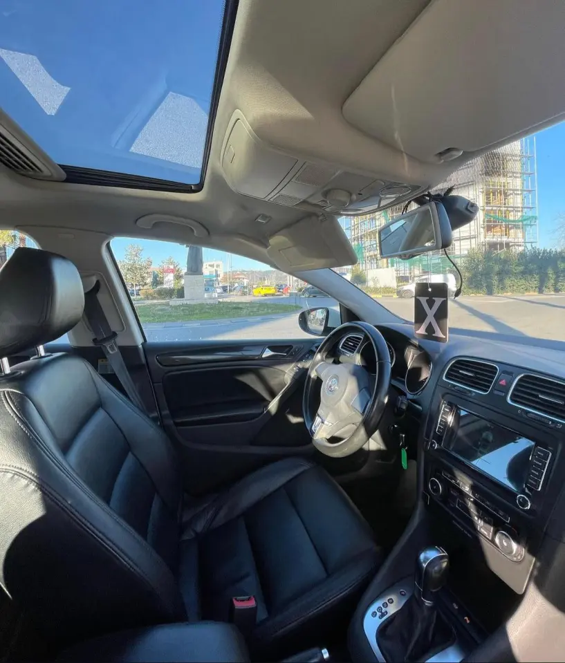 Merrni me qira një makinë në Tirana