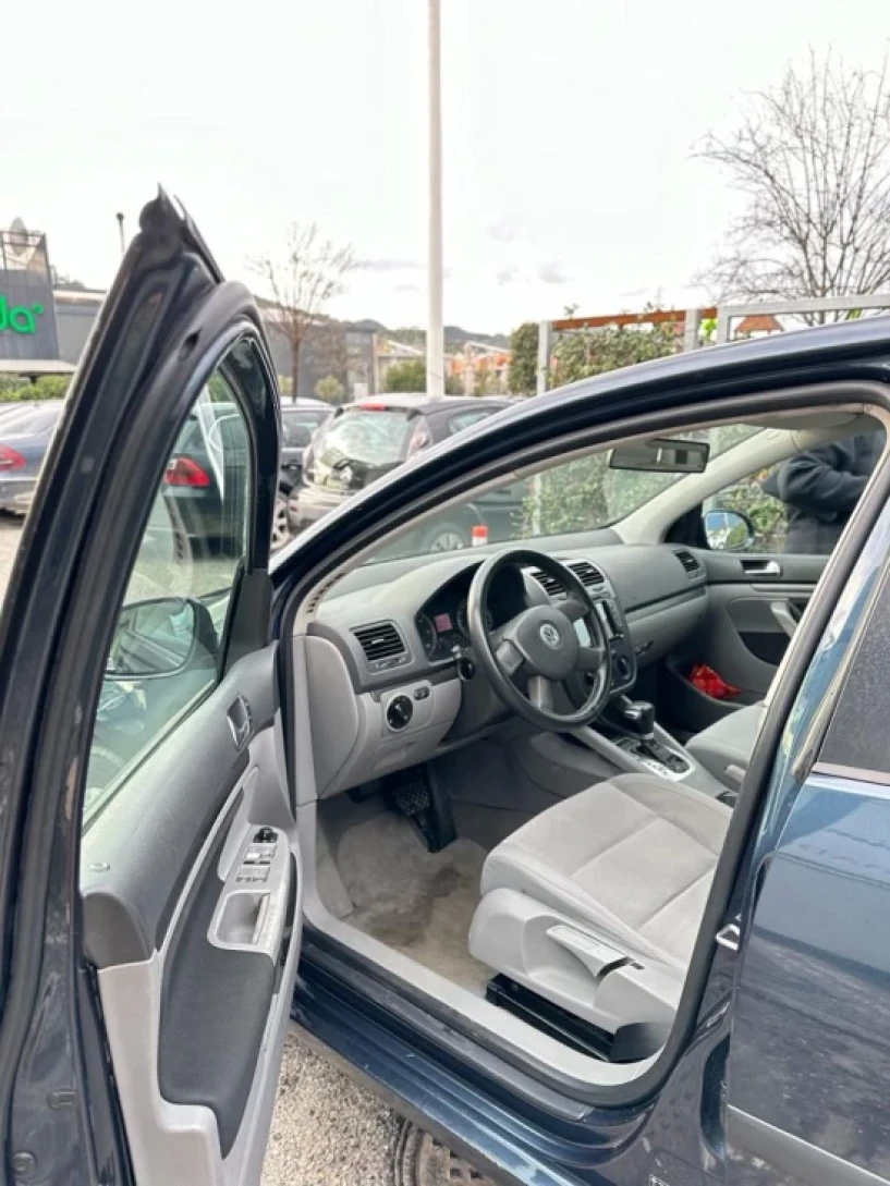 Rent a car in Tirana