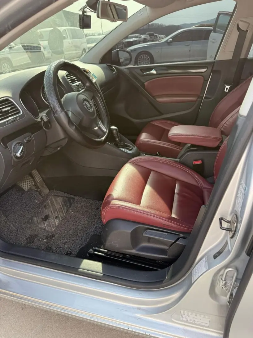 Merrni me qira një makinë në Tirana