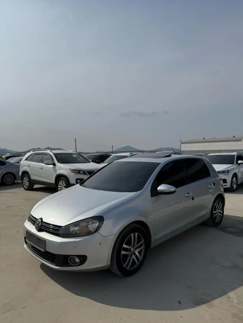 Merrni me qira një makinë në Tirana