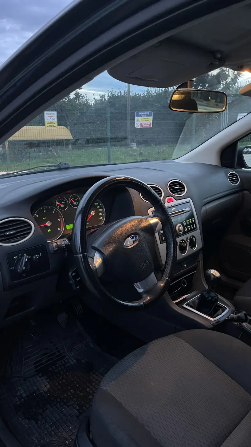 Merrni me qira një makinë në Durrës